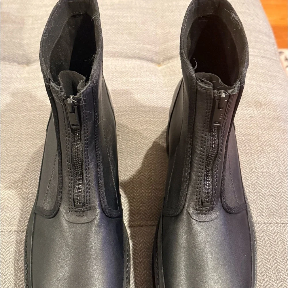 UGG Women's Black Platform Boots - Picture 16 of 16